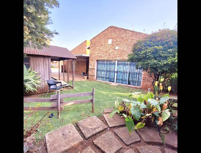 4 BEDROOM TOWNHOUSE FOR SALE IN BIRCHLEIGH